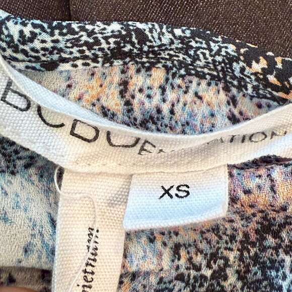 BCBGENERATION ANIMAL PRINT LONG-SLEEVE V-NECK WIDE LEG JUMPSUIT XS - Picture 10 of 10